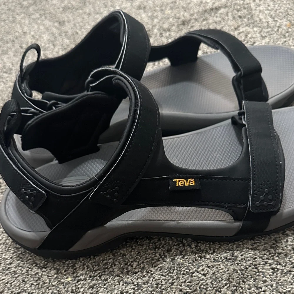 Teva Men's Meacham River Sandal in black Sz 13